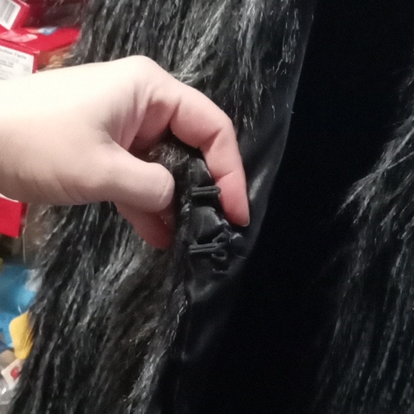 Adrianna Papell Faux Fur Vest (Plus sized) - Picture 6 of 17